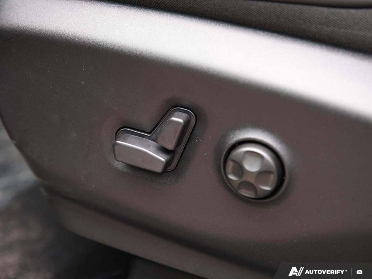 2026 Chrysler Pacifica Select Front-Wheel Drive Passenger Van Photo