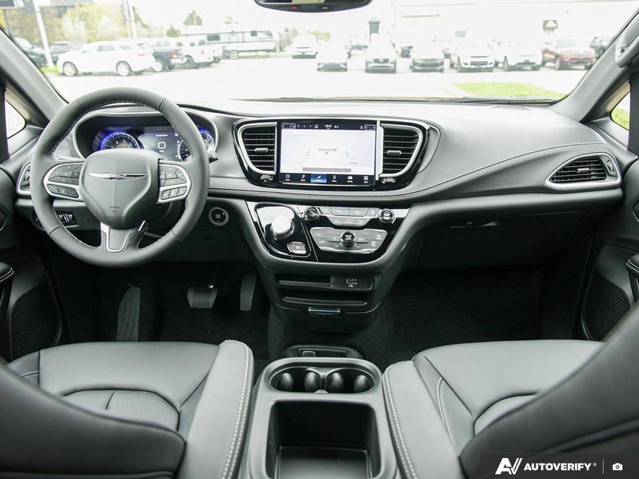 2026 Chrysler Pacifica Select Front-Wheel Drive Passenger Van Photo