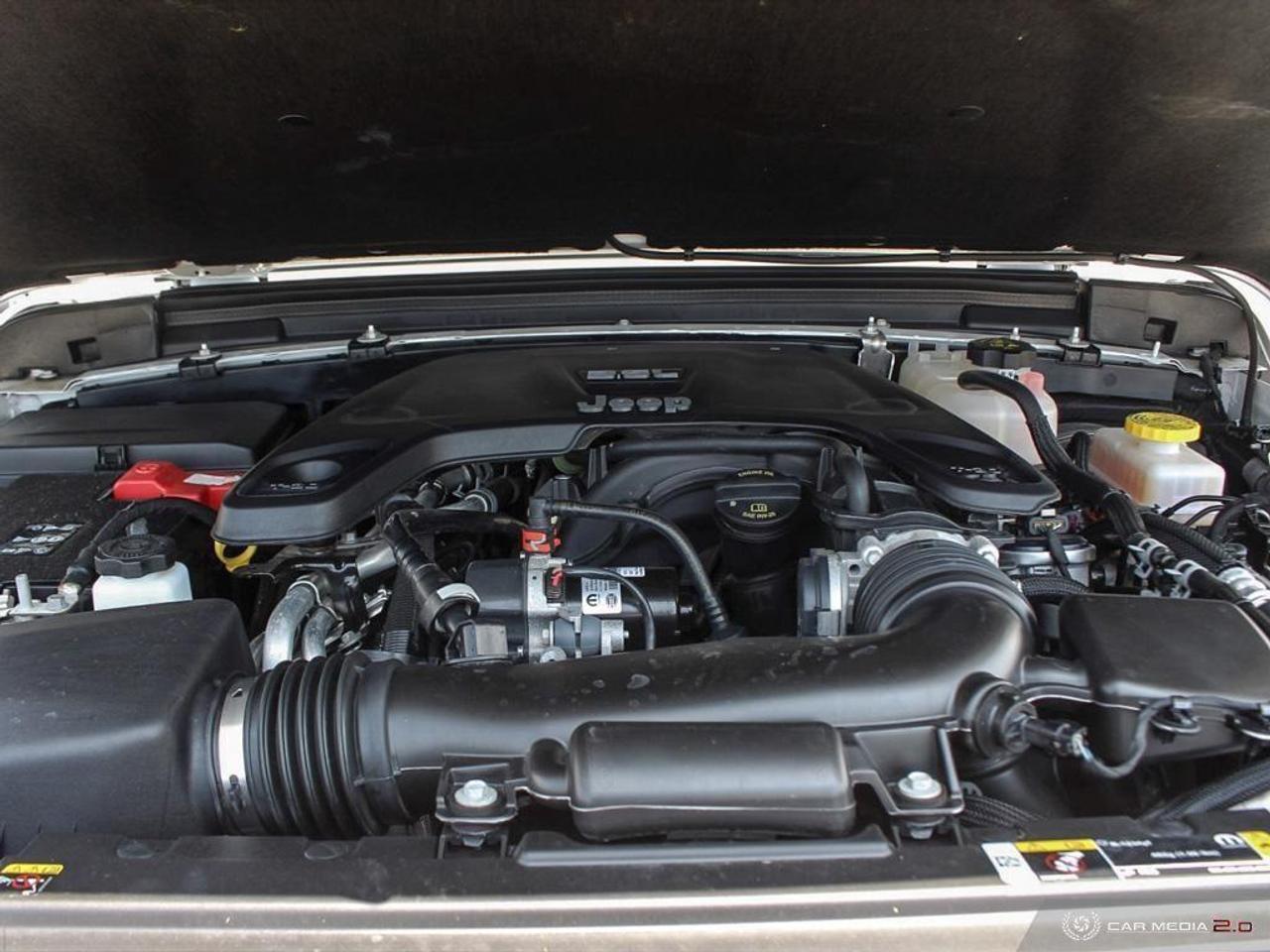 2021 Jeep WRANGLER UNLIMITED Sahara 4dr 4x4 Photo