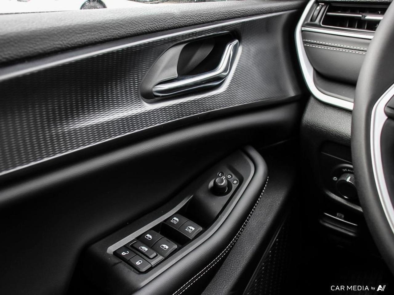 2025 Jeep Grand Cherokee Laredo 4dr 4x4 Photo