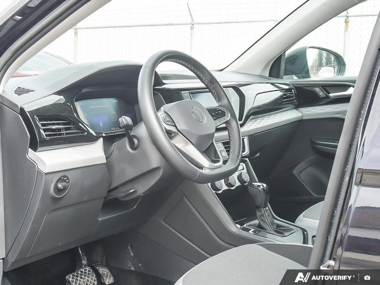 2024 Volkswagen Taos Trendline 4dr Front-Wheel Drive Photo