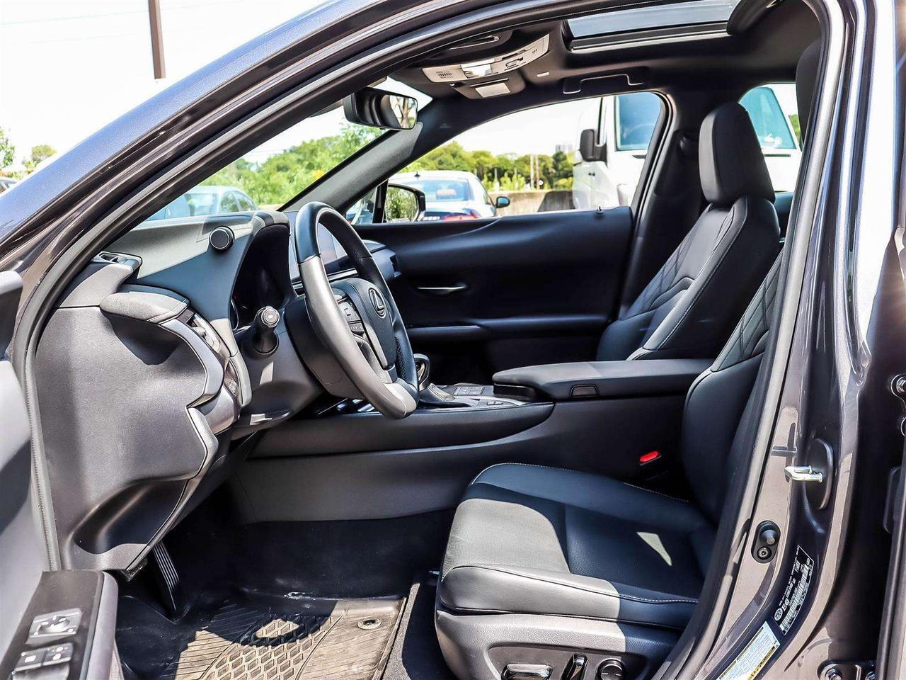 2024 Lexus UX PREMIUM HYBRID AWD ADAPTIVE CRUISE Photo