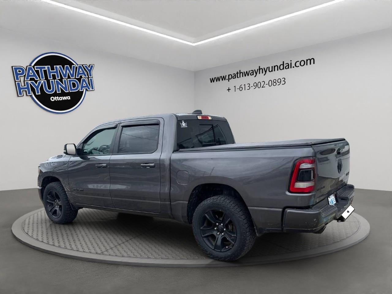 2021 RAM 1500 SPORT Photo4