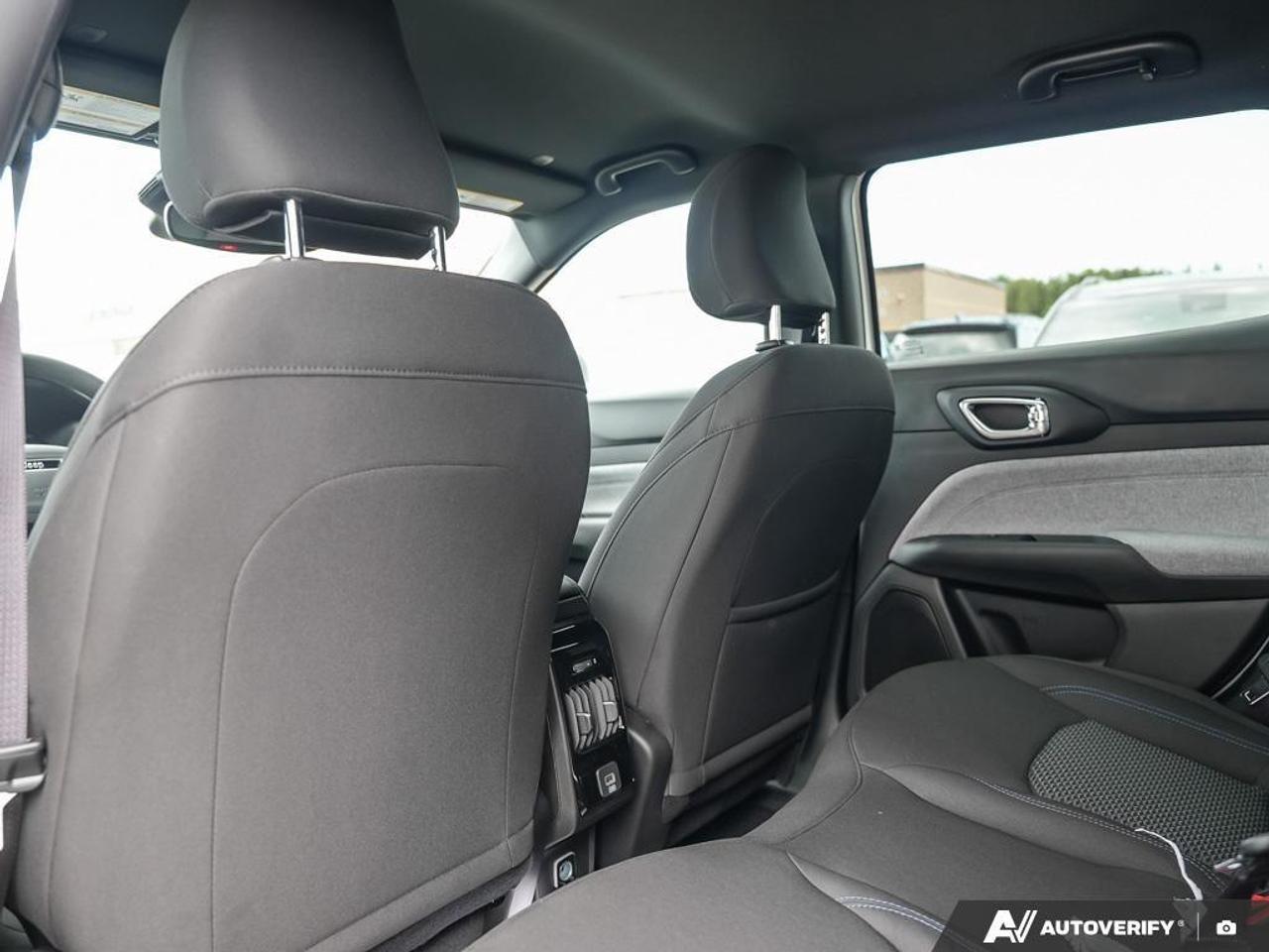 2025 Jeep Compass Sport 4dr 4x4 Photo