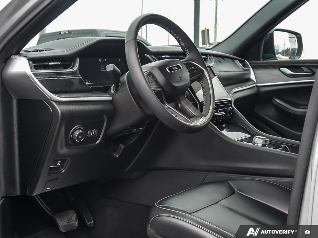 2024 Jeep Grand Cherokee L Limited 4dr 4x4 Photo