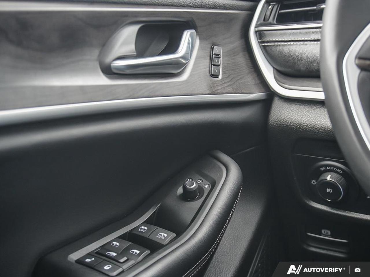 2024 Jeep Grand Cherokee L Limited 4dr 4x4 Photo