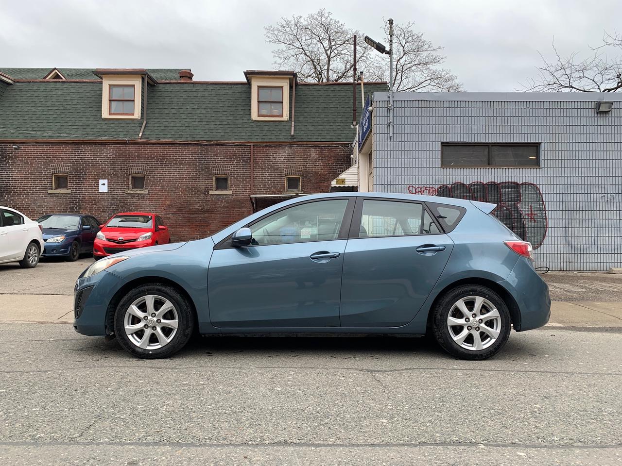 2011 Mazda MAZDA3 4dr HB Sport Auto GX Photo