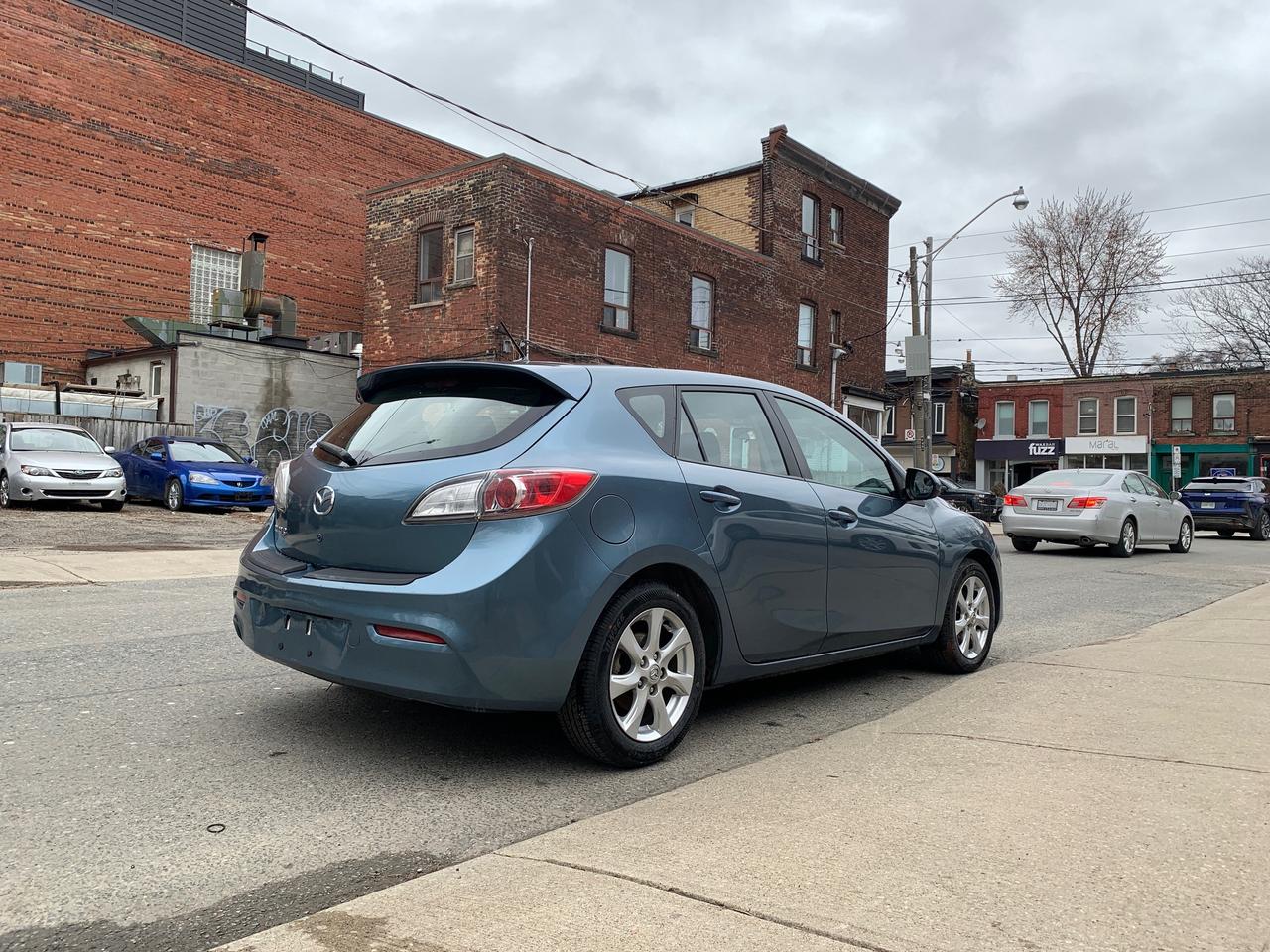 2011 Mazda MAZDA3 4dr HB Sport Auto GX Photo