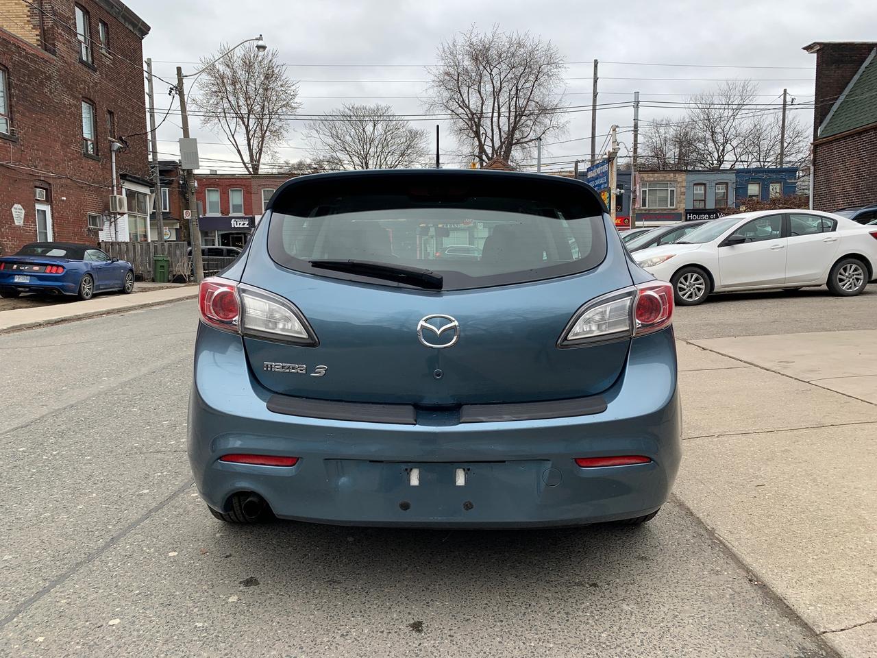 2011 Mazda MAZDA3 4dr HB Sport Auto GX Photo