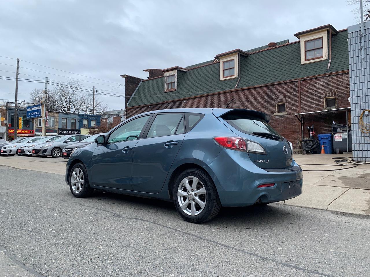 2011 Mazda MAZDA3 4dr HB Sport Auto GX Photo