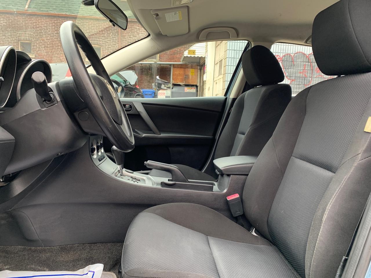 2011 Mazda MAZDA3 4dr HB Sport Auto GX Photo