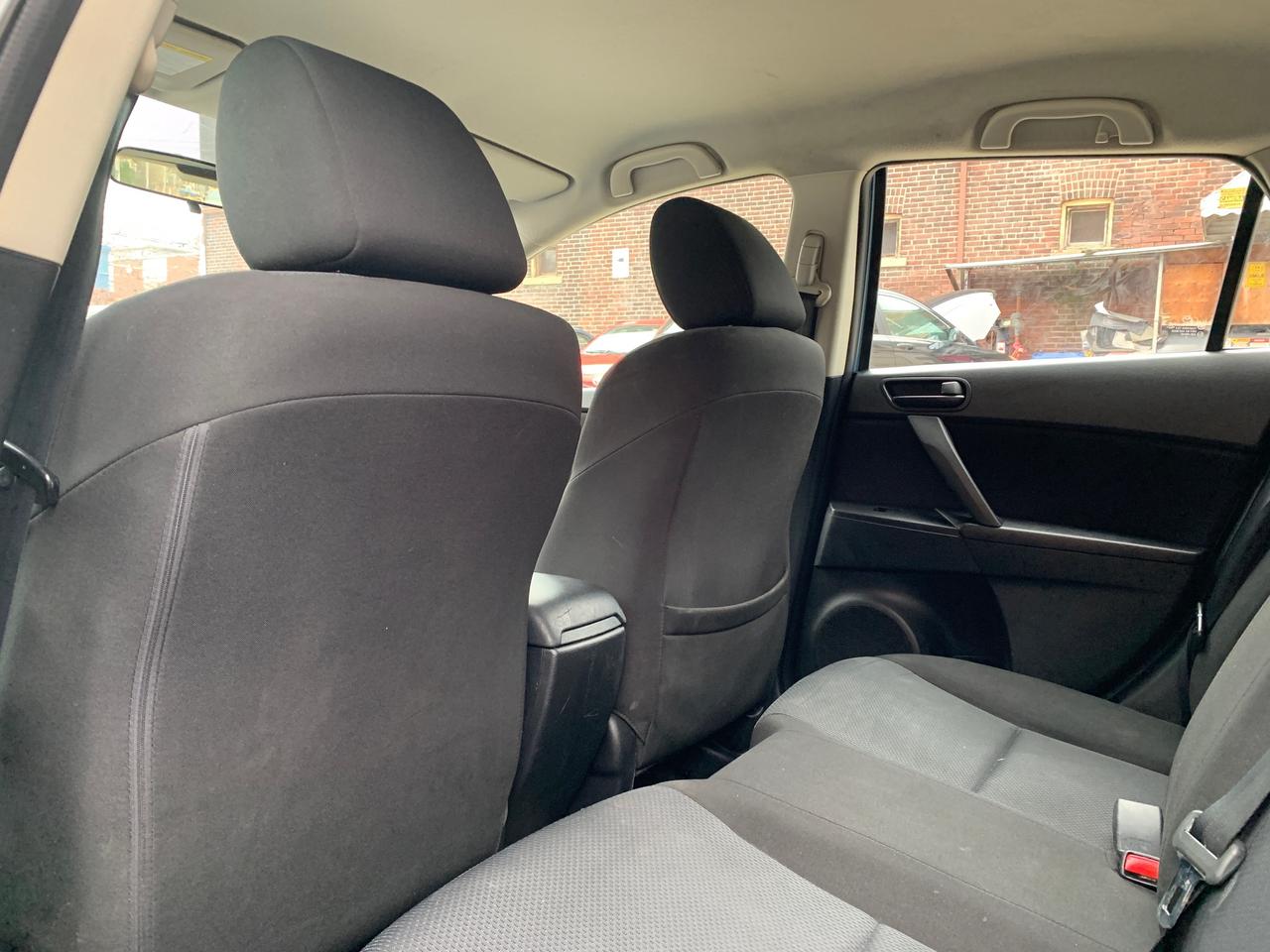 2011 Mazda MAZDA3 4dr HB Sport Auto GX Photo