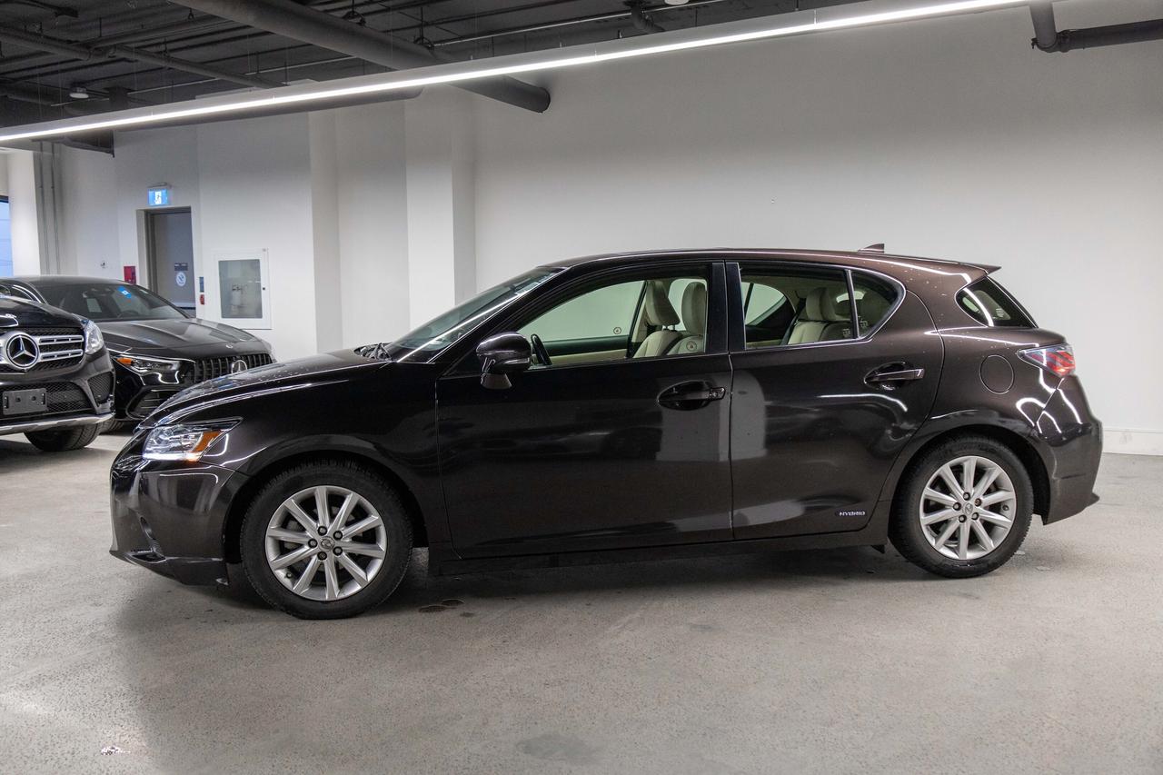 2014 Lexus CT 200h Navigation Pkg Safety Certified Welcome Trades Photo2