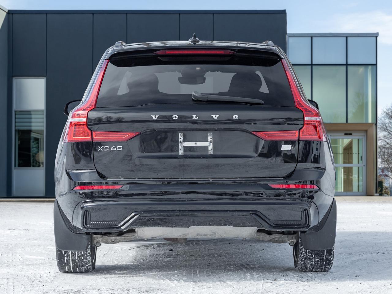 2022 Volvo XC60 Recharge T8 eAWD PHEV R-Design  NEW TIRES  VOLVO CPO Photo