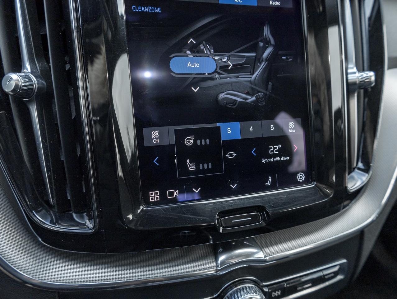 2022 Volvo XC60 Recharge T8 eAWD PHEV R-Design  NEW TIRES  VOLVO CPO Photo