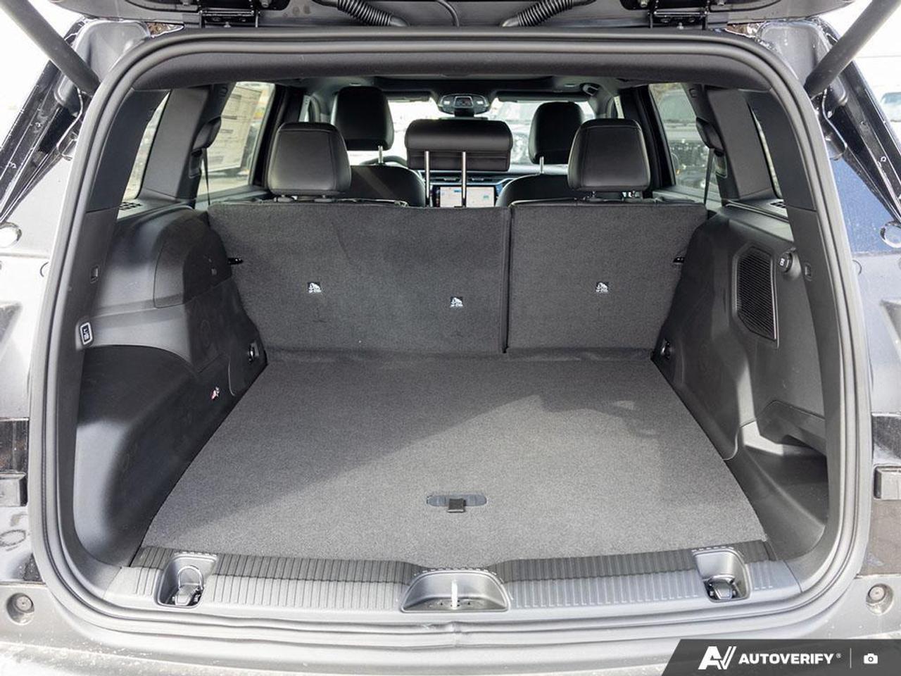 2026 Jeep Cherokee Laredo/Limited 4dr 4x4 Photo