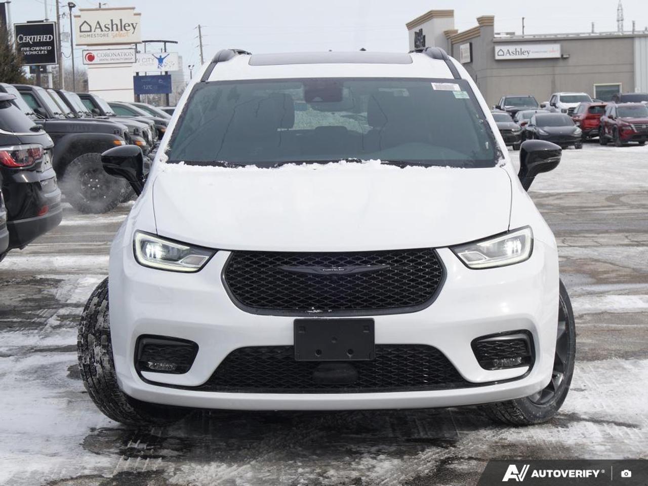 2026 Chrysler Pacifica Select Front-Wheel Drive Passenger Van Photo