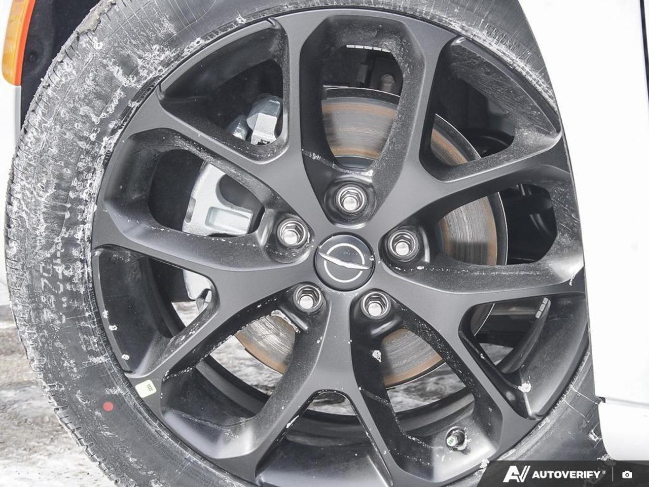 2026 Chrysler Pacifica Select Front-Wheel Drive Passenger Van Photo