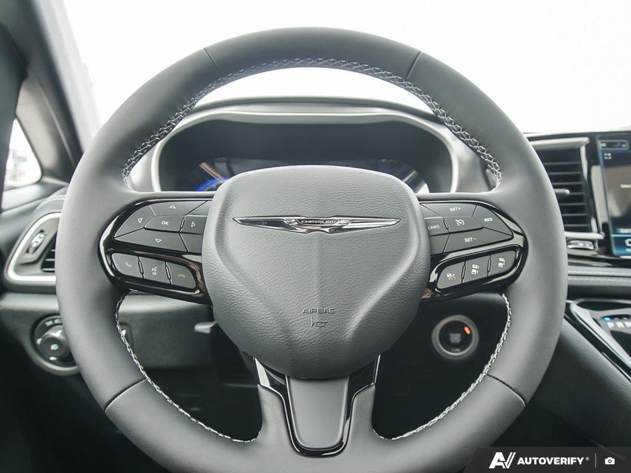 2026 Chrysler Pacifica Select Front-Wheel Drive Passenger Van Photo