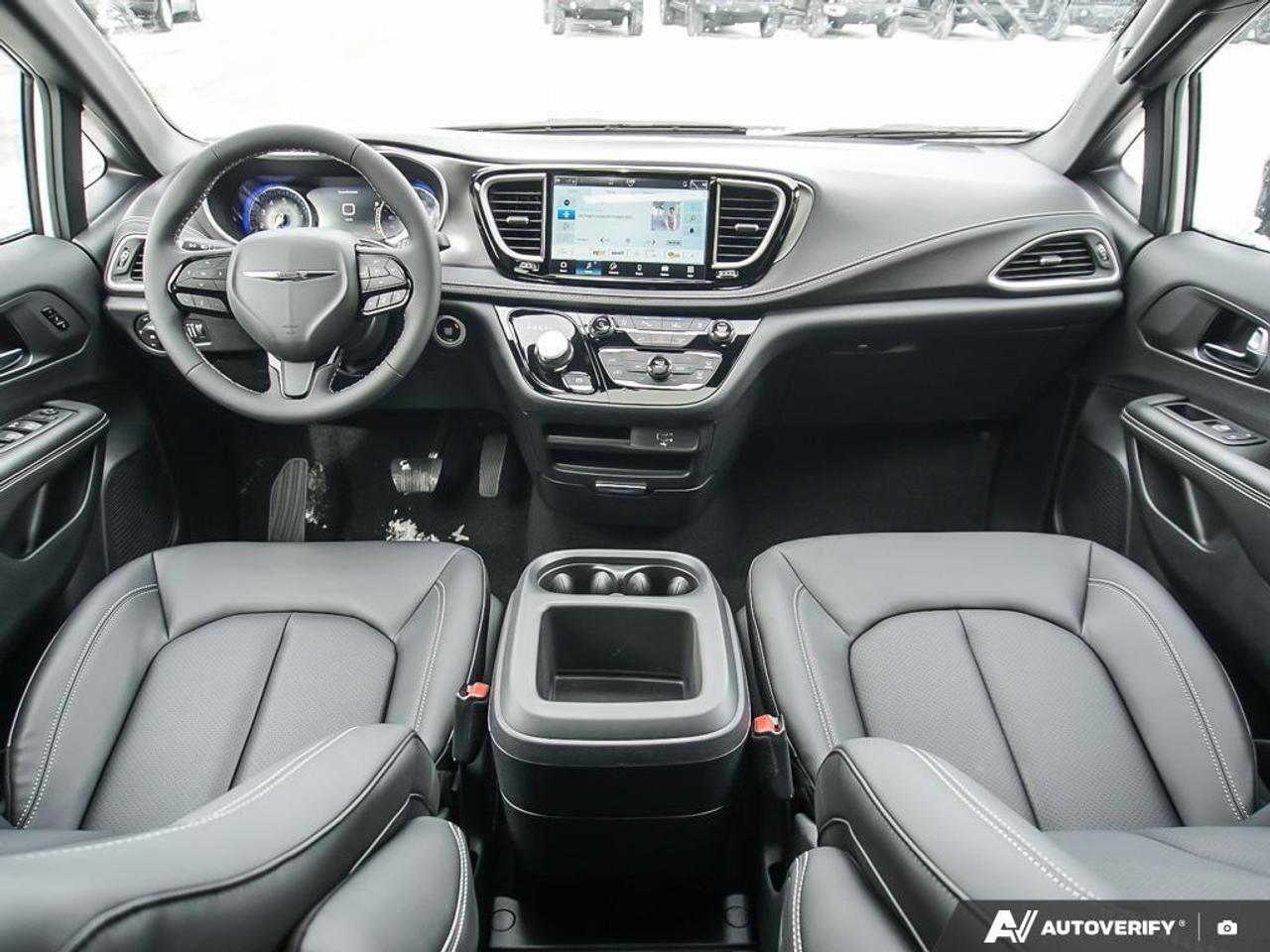 2026 Chrysler Pacifica Select Front-Wheel Drive Passenger Van Photo