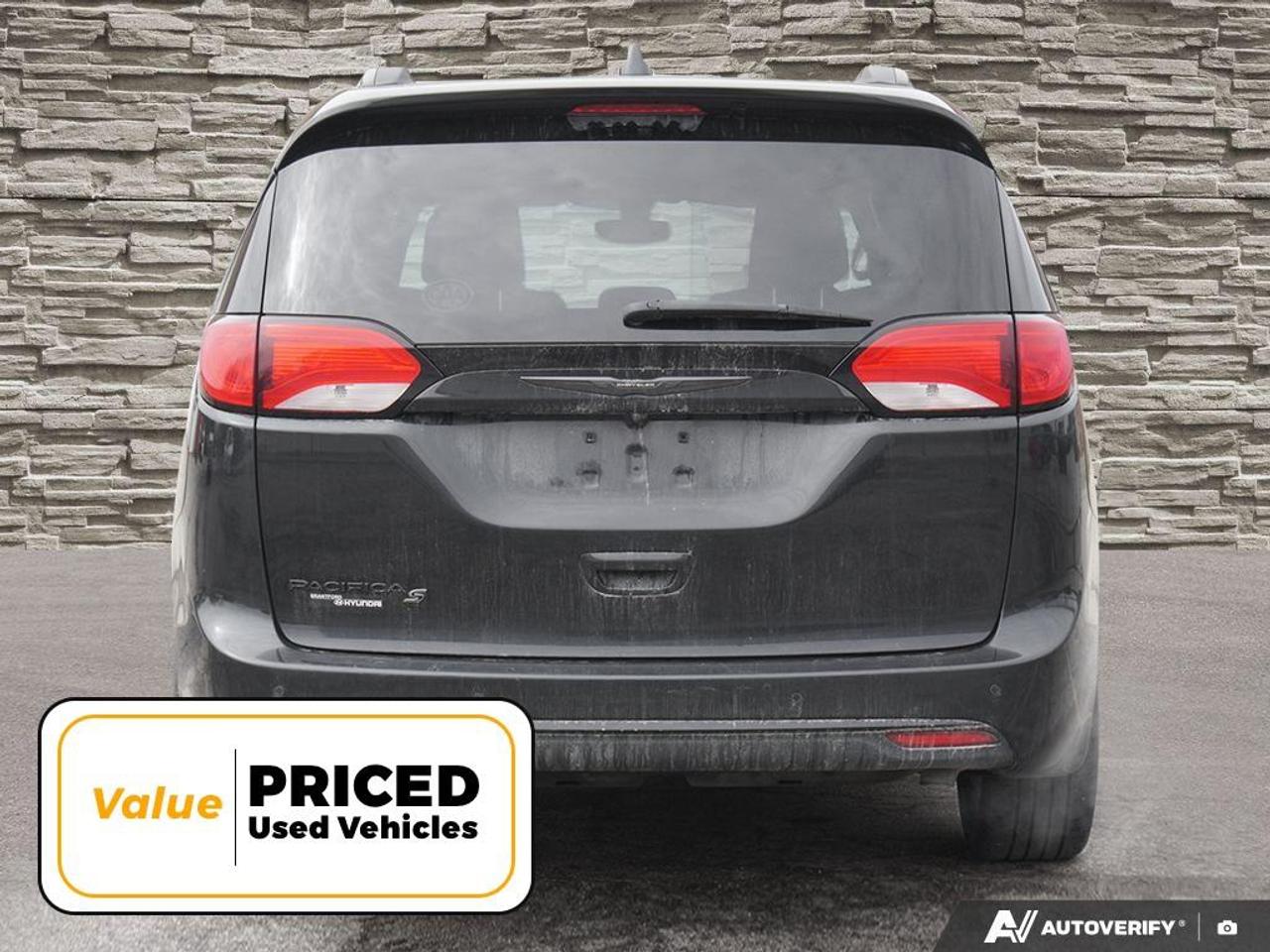 2018 Chrysler Pacifica Touring-L Plus Passenger Van Photo