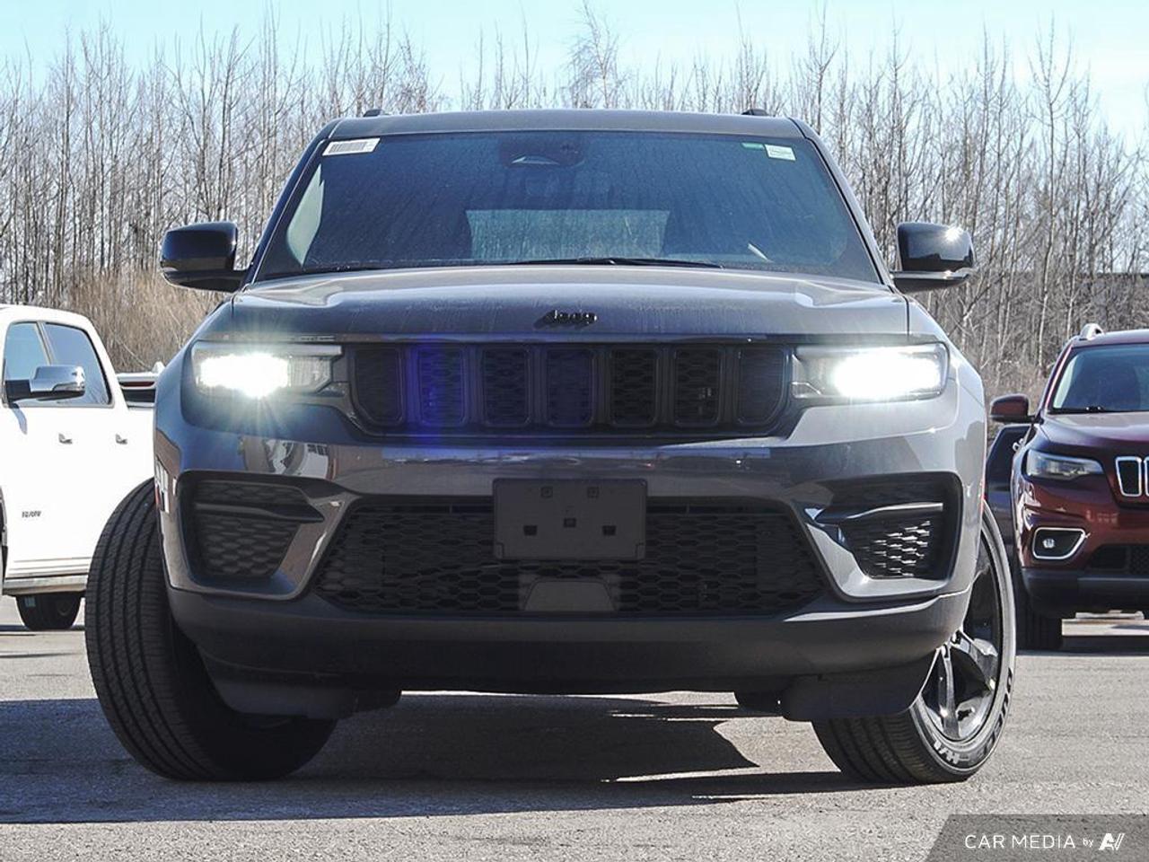 2025 Jeep Grand Cherokee Laredo 4dr 4x4 Photo