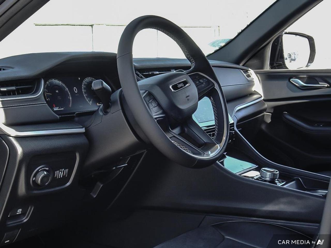 2025 Jeep Grand Cherokee Laredo 4dr 4x4 Photo