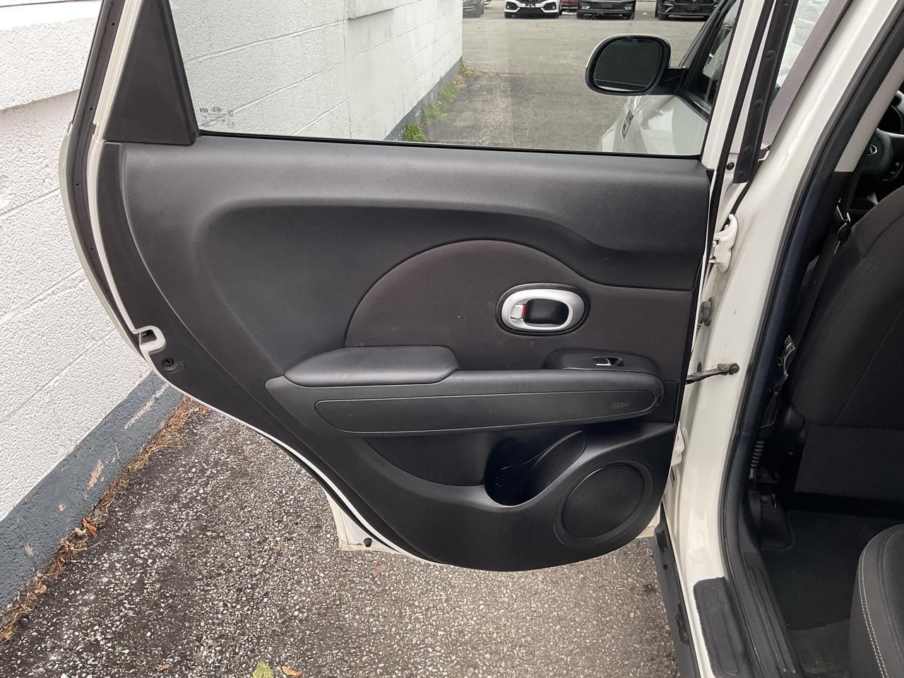 2017 Kia Soul LX (M6) 4dr Hatchback Photo