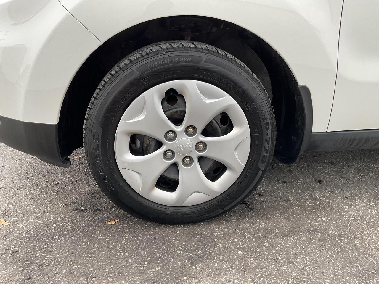2017 Kia Soul LX (M6) 4dr Hatchback Photo