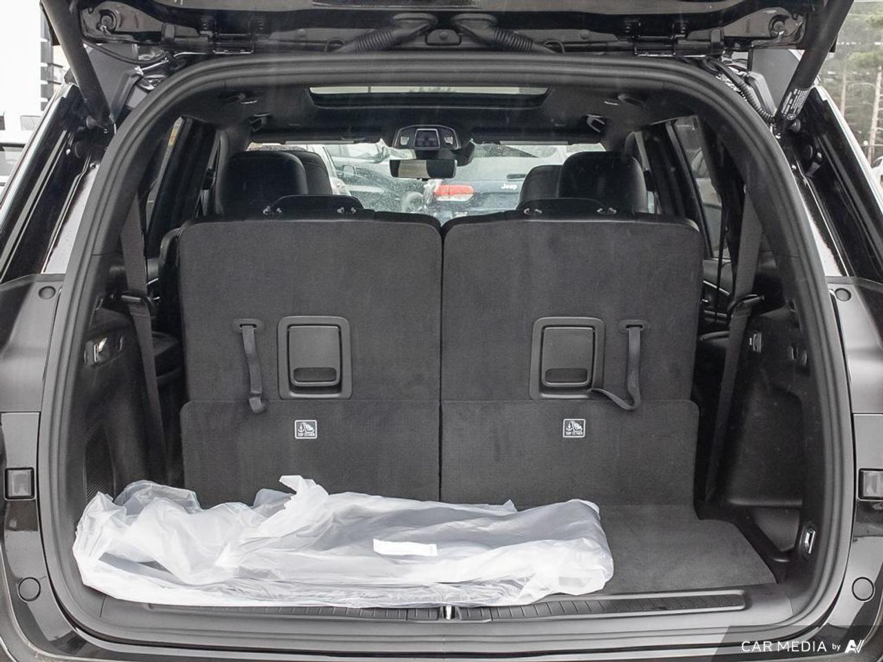 2025 Jeep Grand Cherokee L Limited 4dr 4x4 Photo