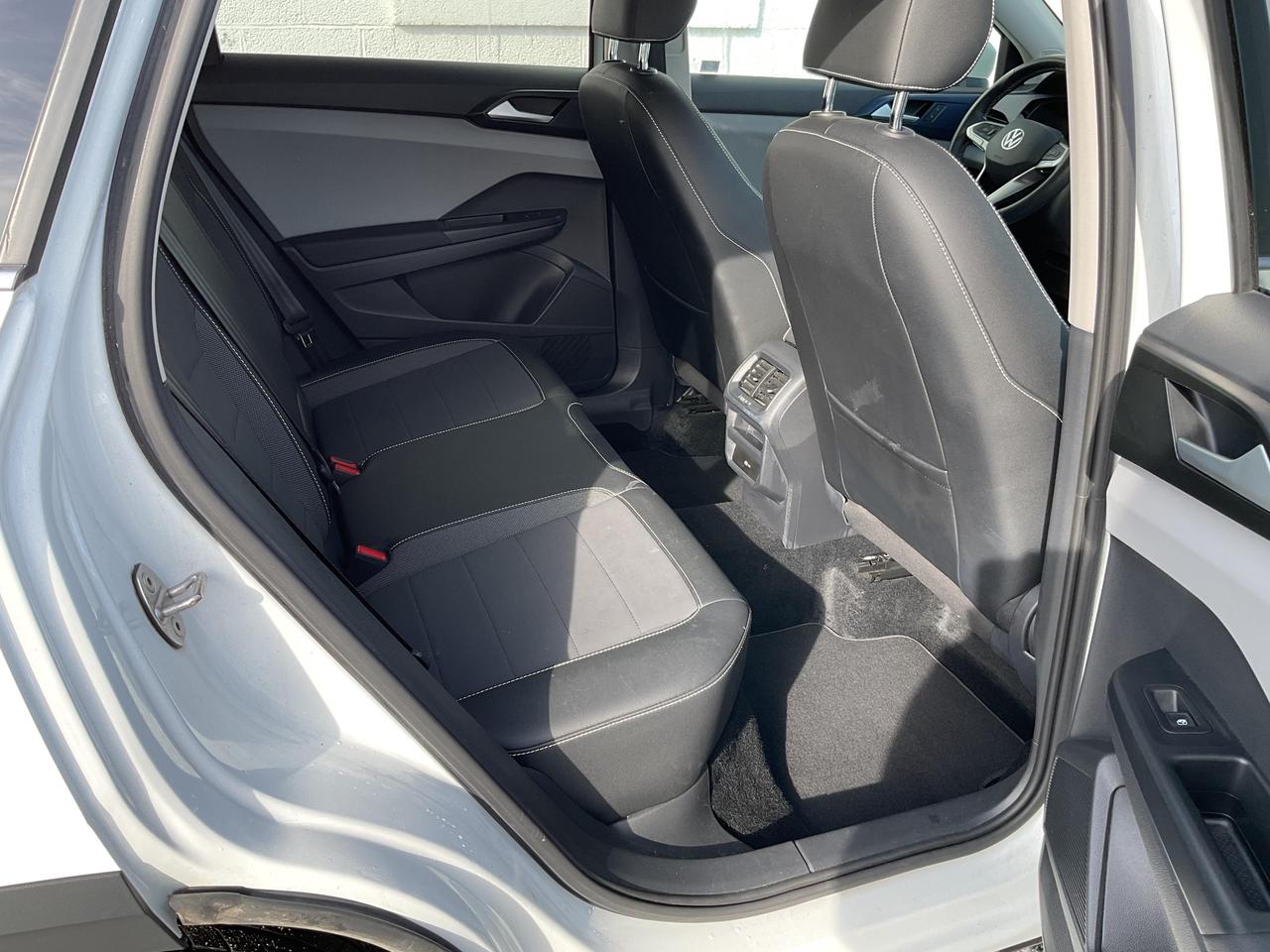 2022 Volkswagen Taos Comfortline 4dr All-Wheel Drive 4MOTION Photo