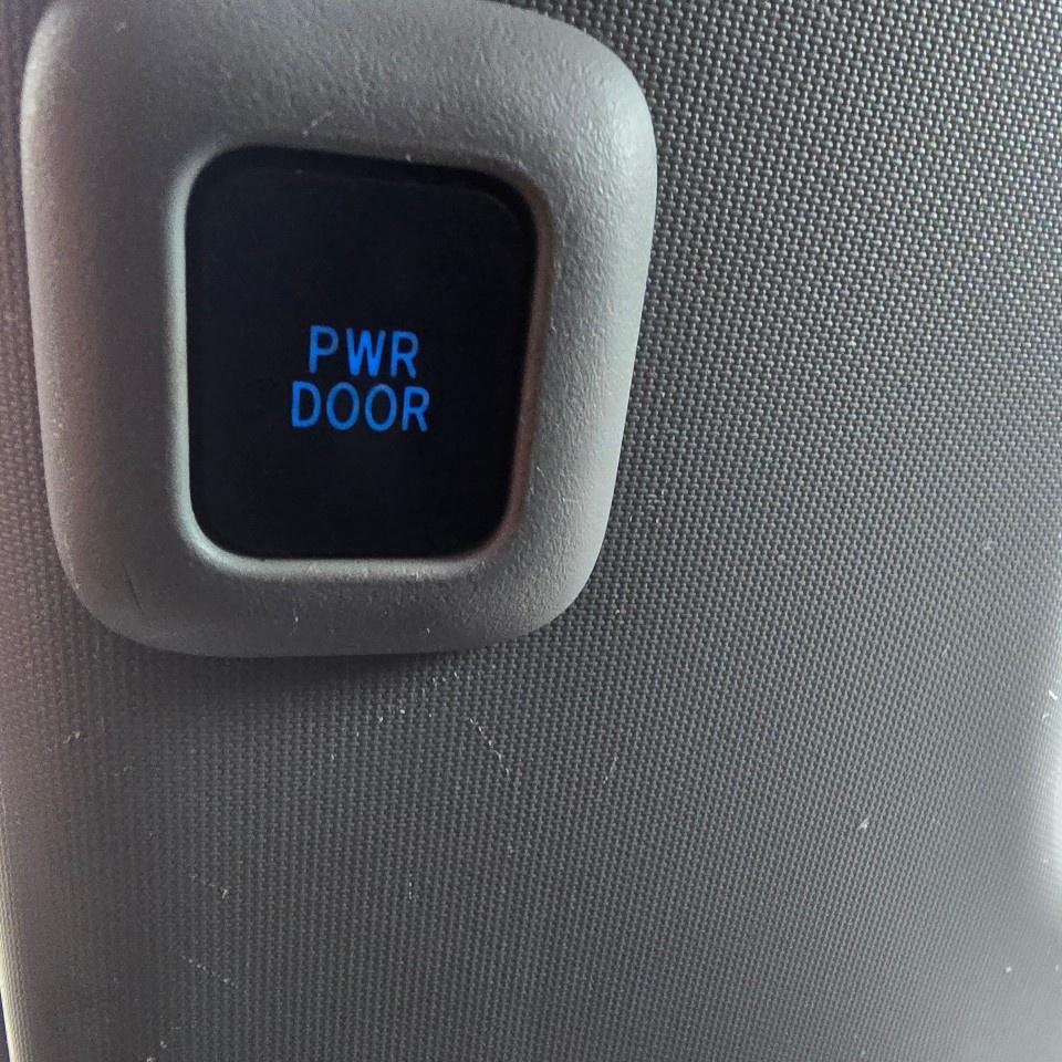 2016 Toyota Sienna 5dr LE 7-Pass AWD Photo