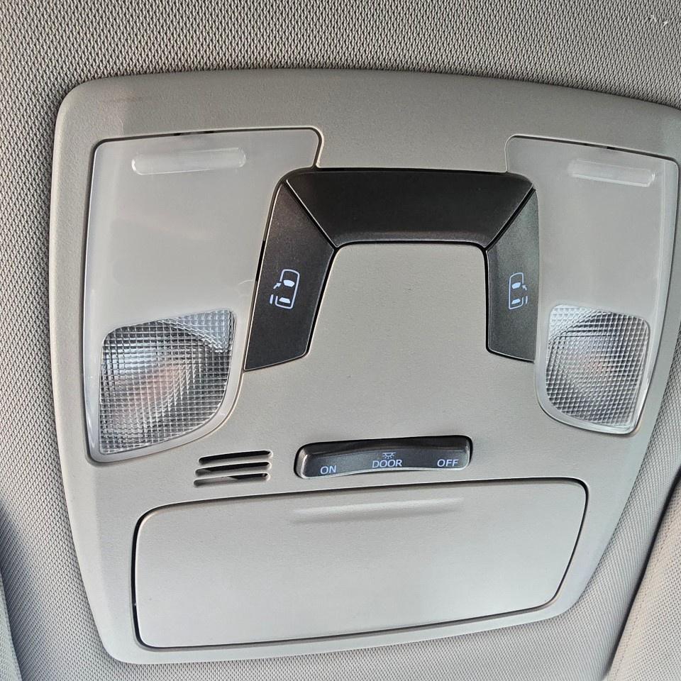 2016 Toyota Sienna 5dr LE 7-Pass AWD Photo