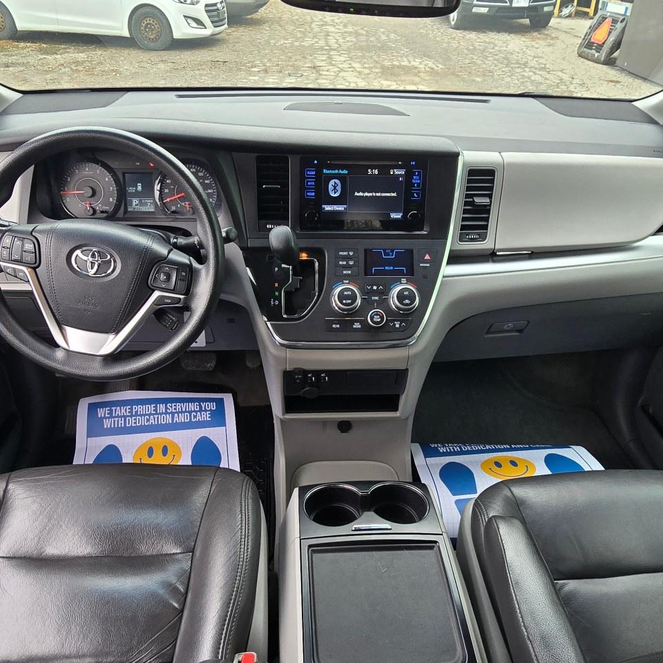 2016 Toyota Sienna 5dr LE 7-Pass AWD Photo