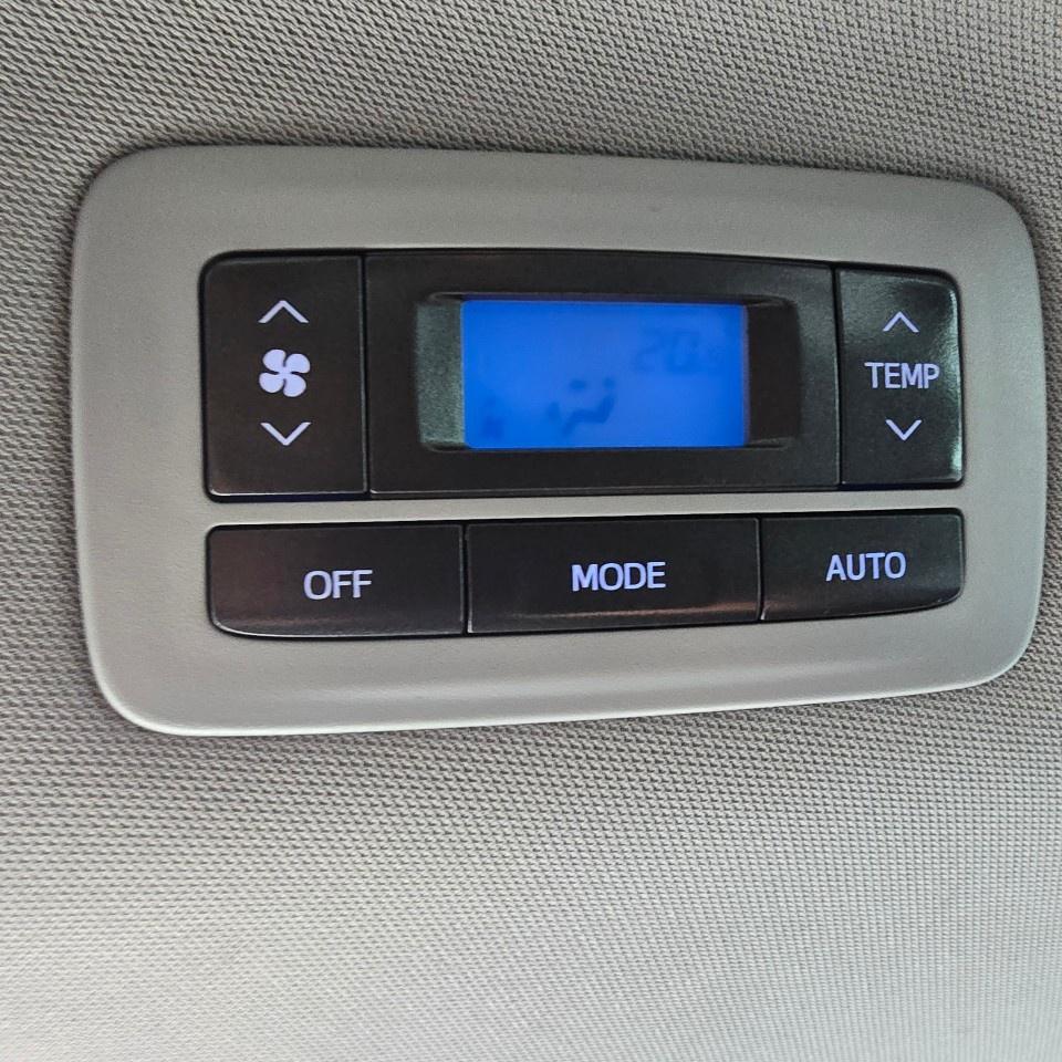 2016 Toyota Sienna 5dr LE 7-Pass AWD Photo