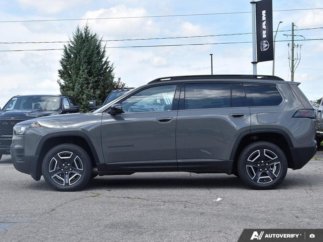 2026 Jeep Cherokee Laredo/Limited 4dr 4x4 Photo