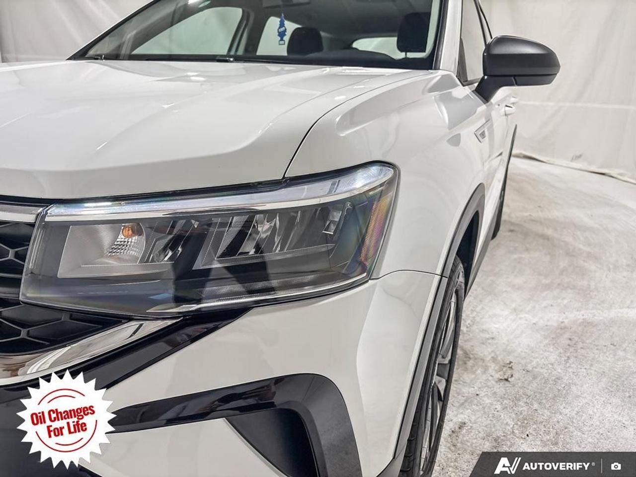 2022 Volkswagen Taos Trendline 4Motion Photo