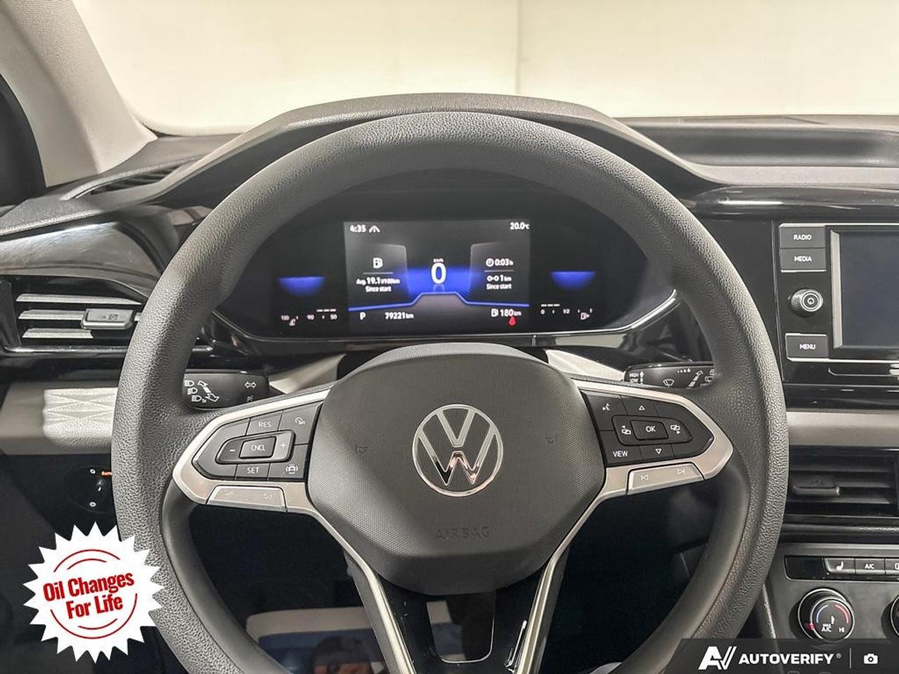 2022 Volkswagen Taos Trendline 4Motion Photo