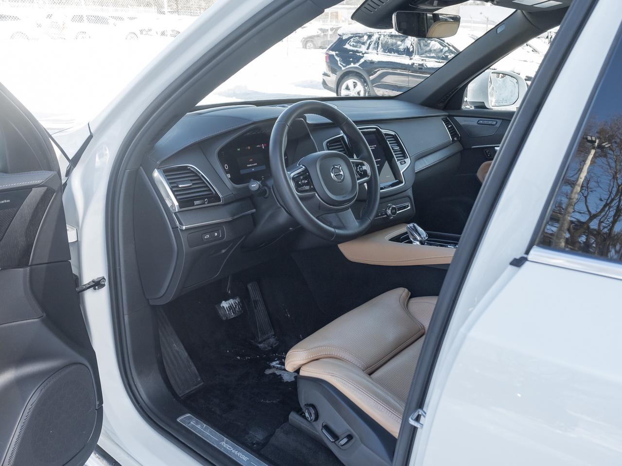 2024 Volvo XC90 Hybrid T8 eAWD PHEV Ultimate 7-Seater TRADE IN  VOLVO CPO Photo