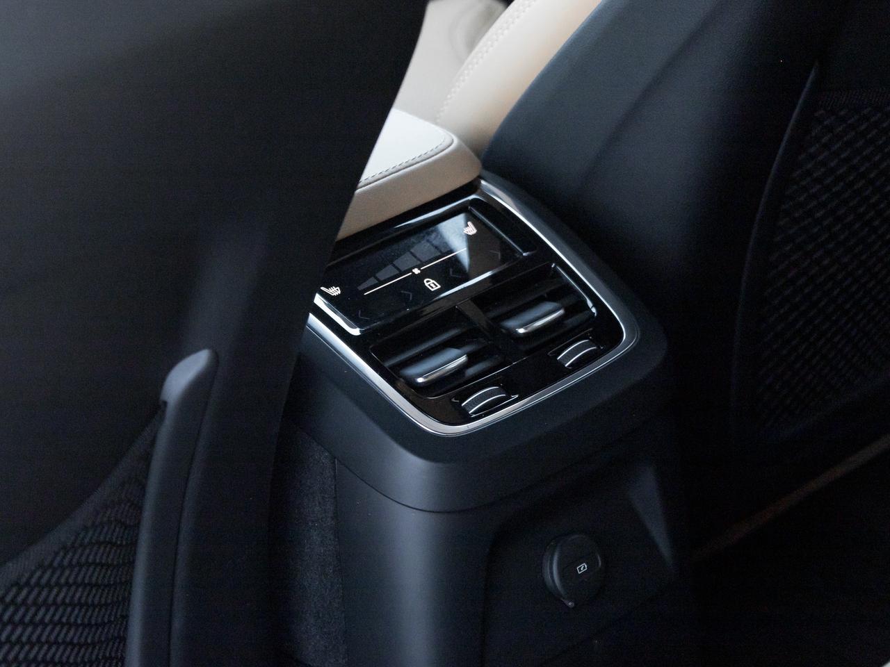 2024 Volvo XC90 Hybrid T8 eAWD PHEV Ultimate 7-Seater TRADE IN  VOLVO CPO Photo