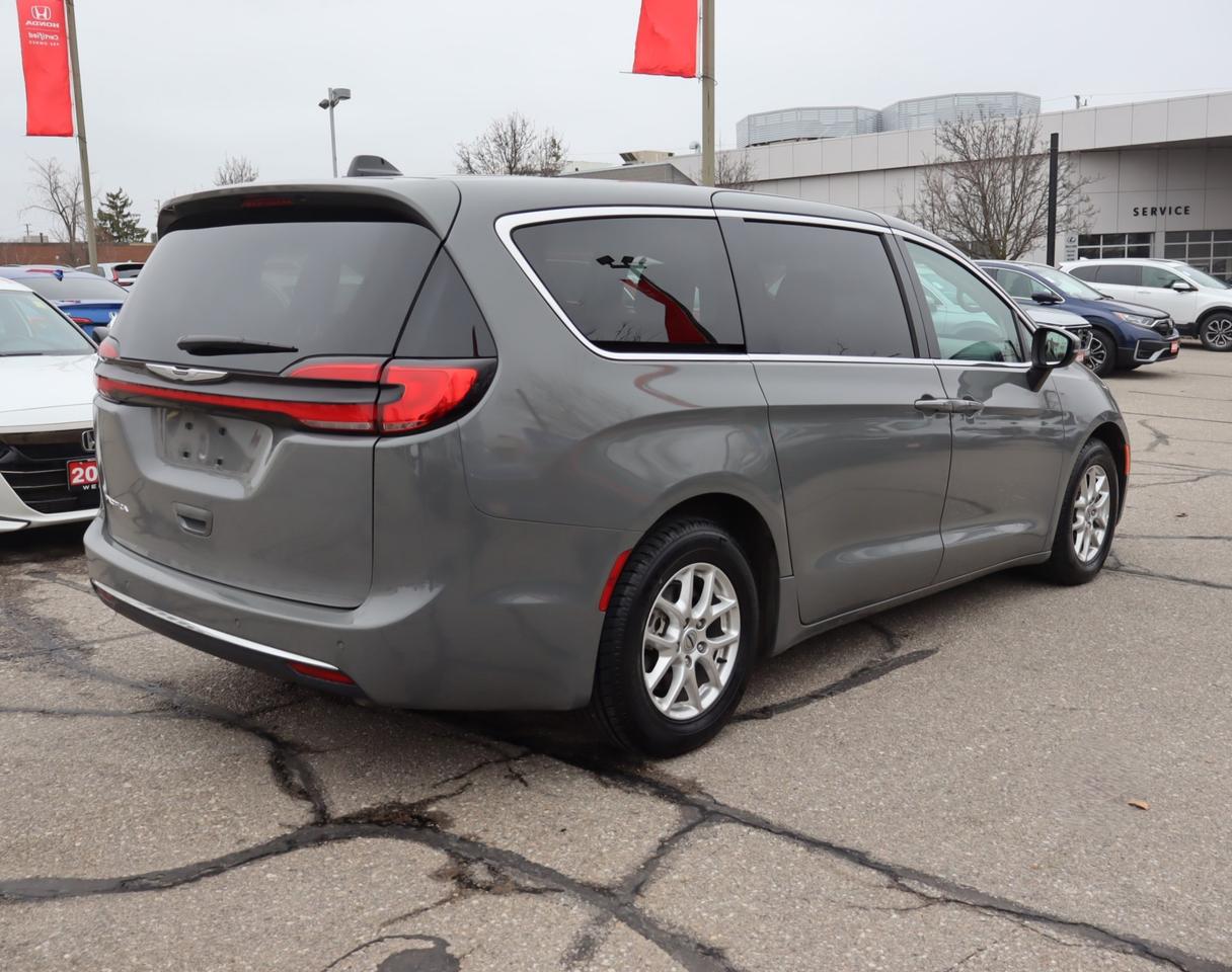2023 Chrysler Pacifica Touring-L Front-Wheel Drive Passenger Van Photo