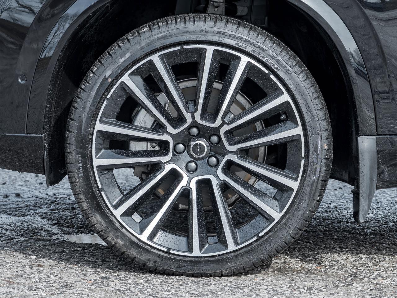 2026 Volvo XC90 B6 AWD Plus Dark Theme  22" ALLOY WHEELS  CPO Photo3