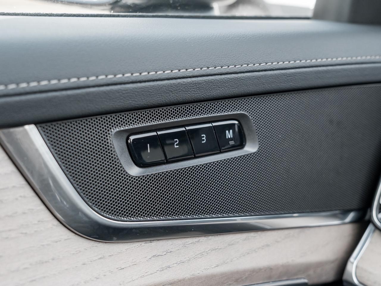 2026 Volvo XC90 B6 AWD Plus Dark Theme  22" ALLOY WHEELS  CPO Photo