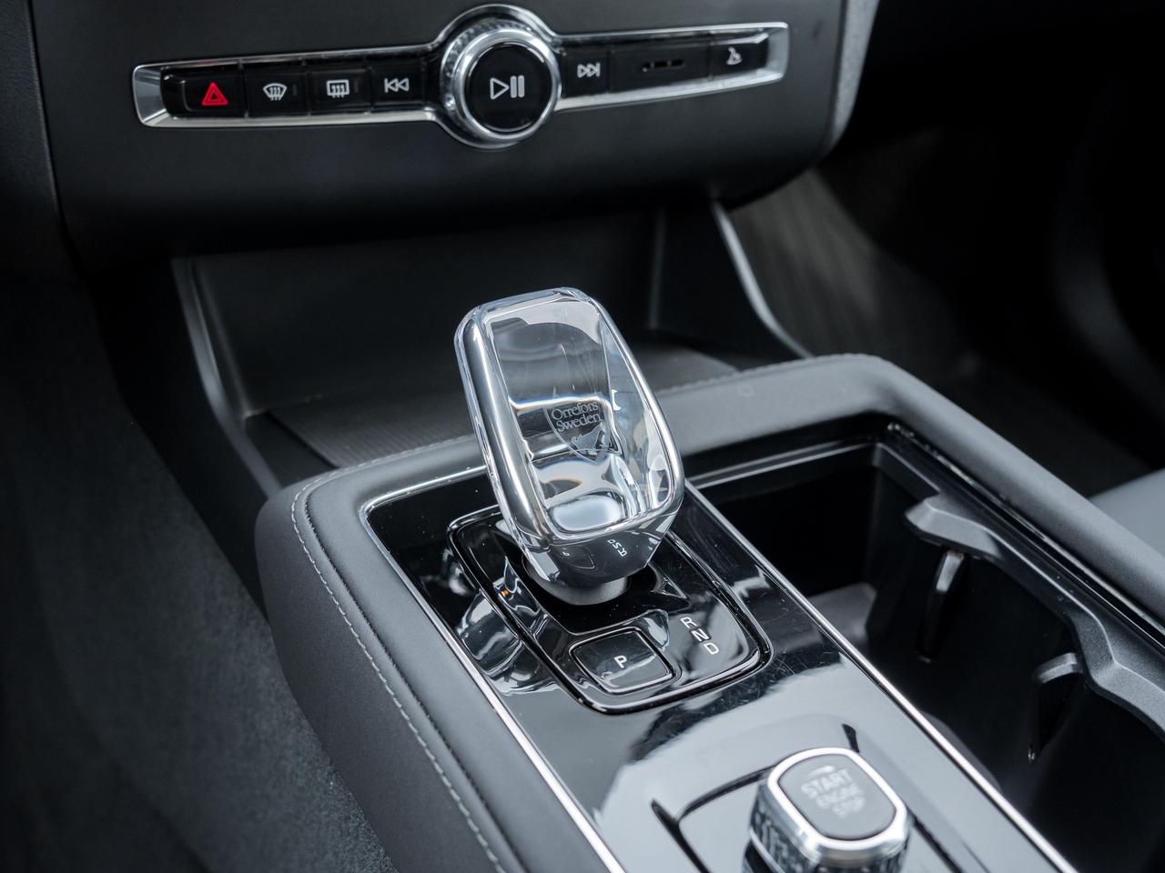 2026 Volvo XC90 B6 AWD Core 7-Seater VOLVO CPO RATE FROM  3.49%* Photo