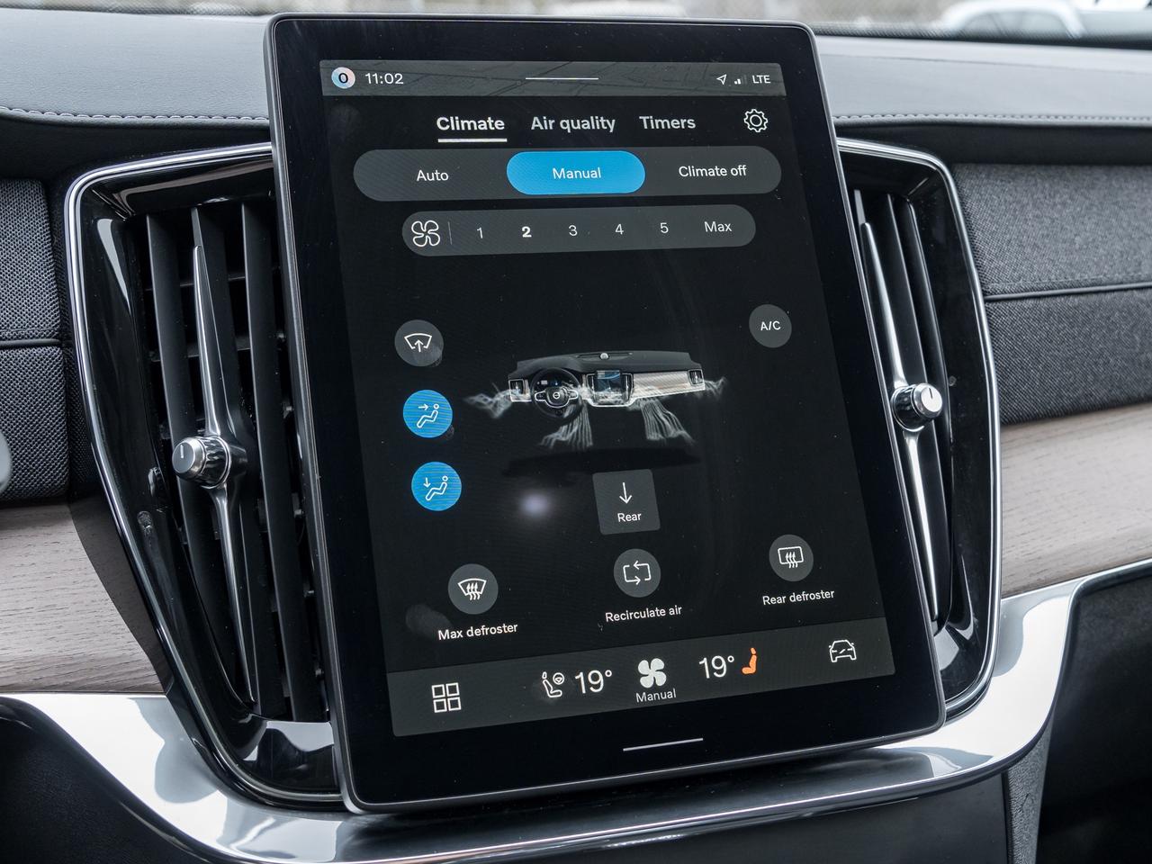 2026 Volvo XC90 B6 AWD Core 7-Seater VOLVO CPO RATE FROM  3.49%* Photo