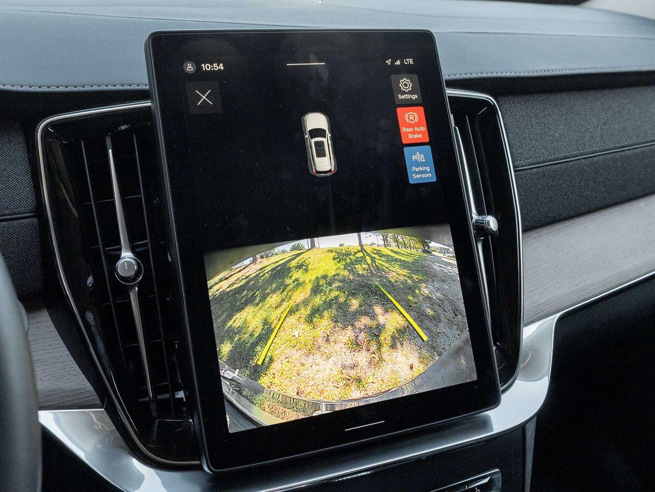 2026 Volvo XC90 B6 AWD Core 7-Seater^Volvo CPO Rate from 2.99%* Photo