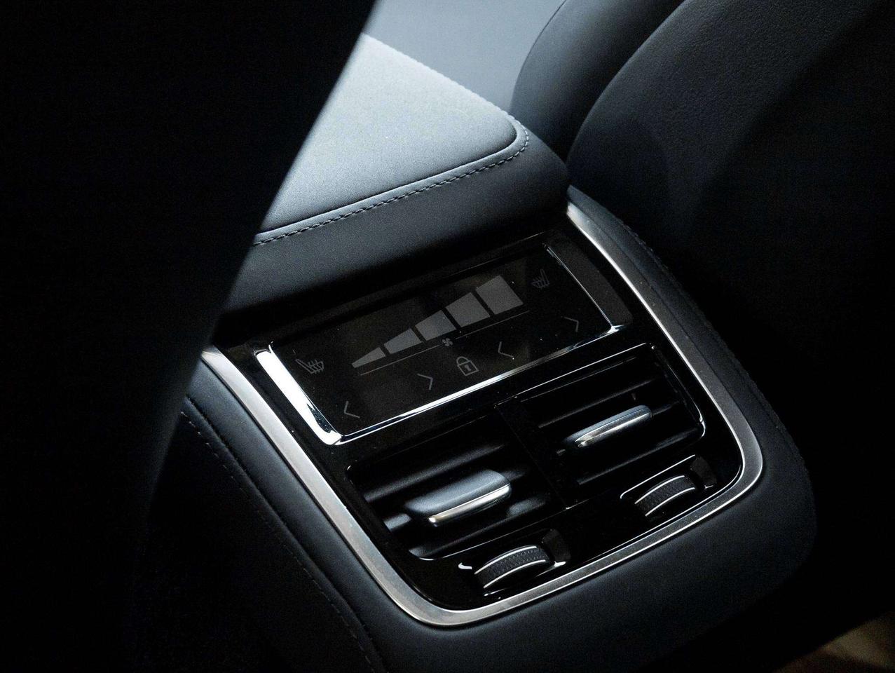 2026 Volvo XC90 B6 AWD Core 7-Seater^Volvo CPO Rate from 2.99%* Photo