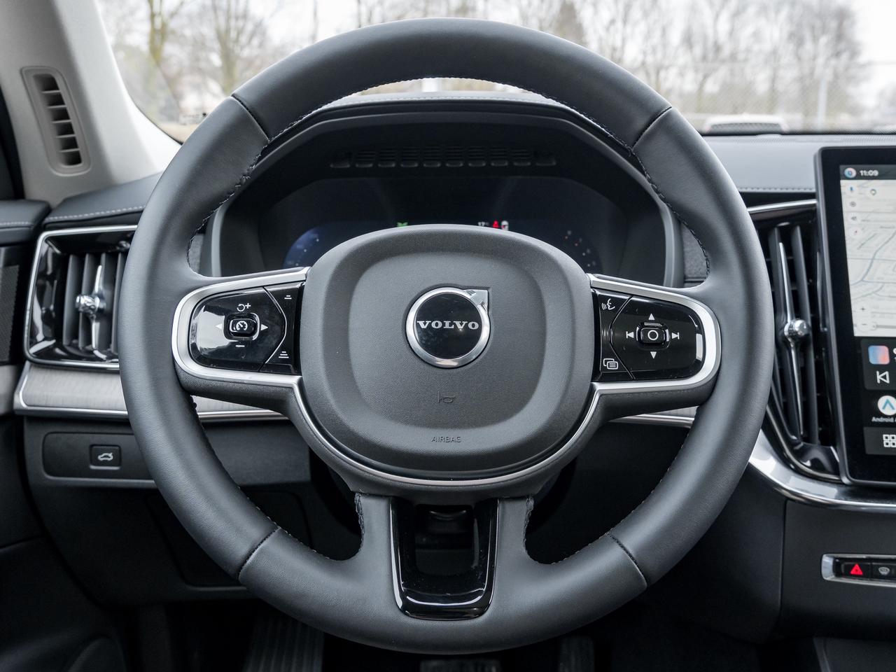 2026 Volvo XC90 B6 AWD Ultra Bright Theme 6-SEATER  HARMAN KARDON Photo