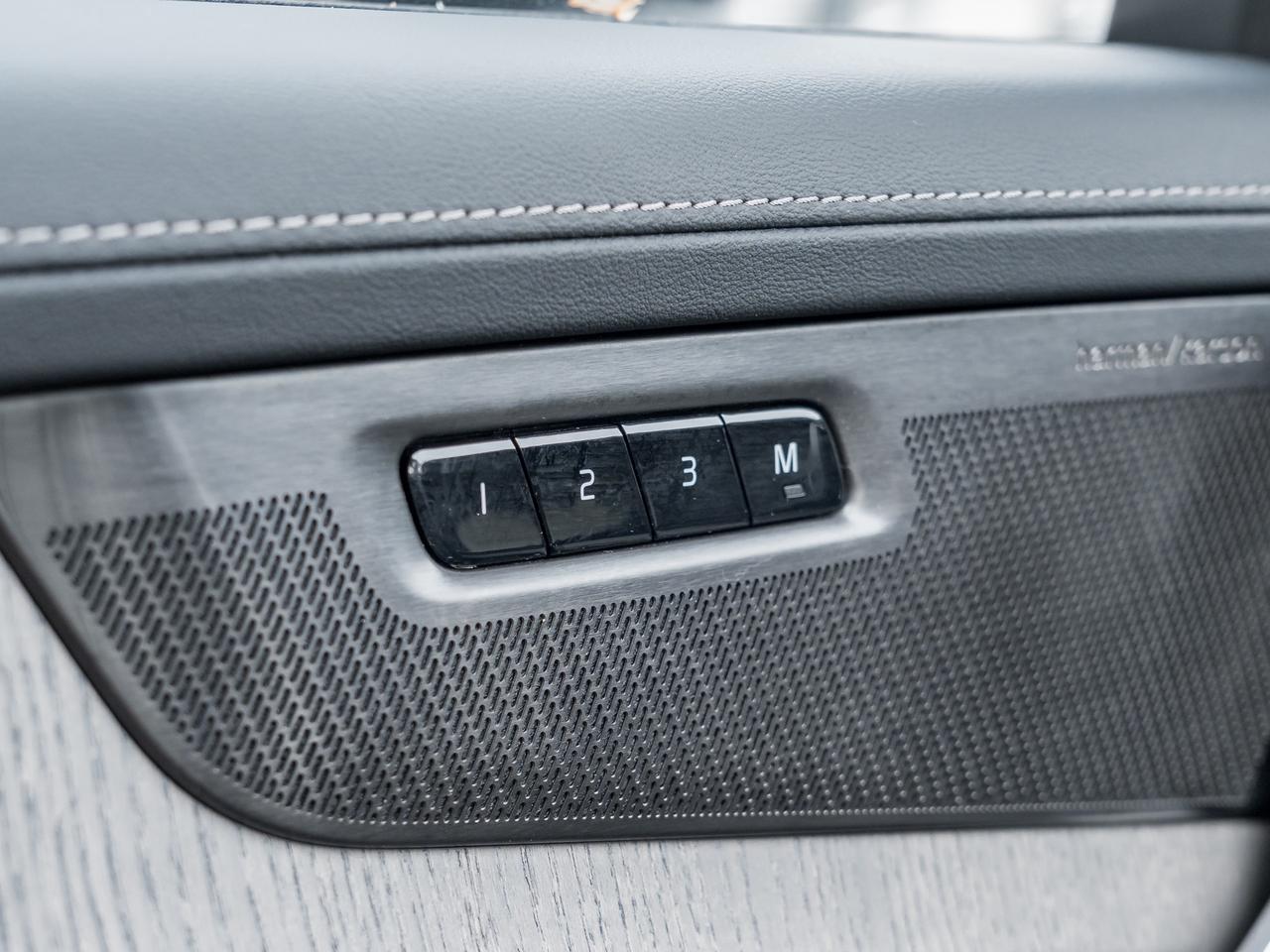 2026 Volvo XC90 B6 AWD Ultra Bright Theme 6-SEATER  HARMAN KARDON Photo