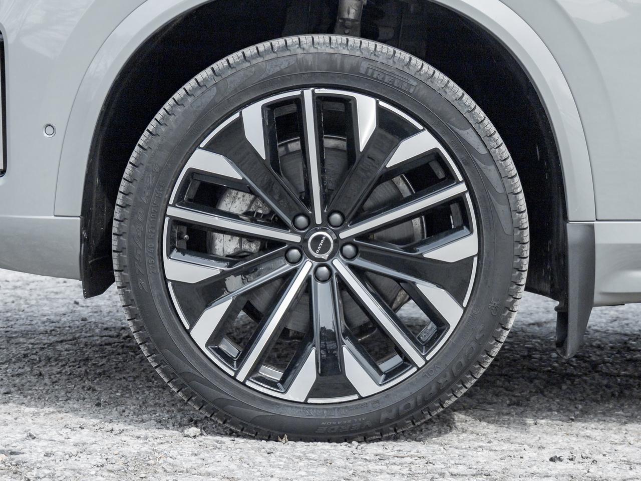 2026 Volvo XC90 B6 AWD Ultra Bright Theme 6-SEATER  HARMAN KARDON Photo